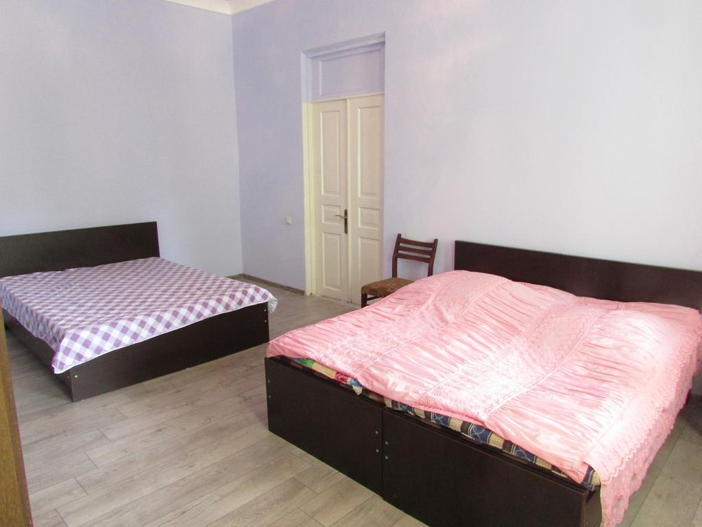Joni Guest House Batumi Exterior photo